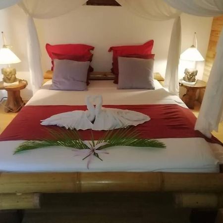Bungalow Atypique Ti Bambou A 500M De La Plage Sainte-Anne  Eksteriør billede