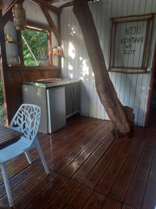 Bungalow Atypique Ti Bambou A 500M De La Plage Sainte-Anne  Eksteriør billede