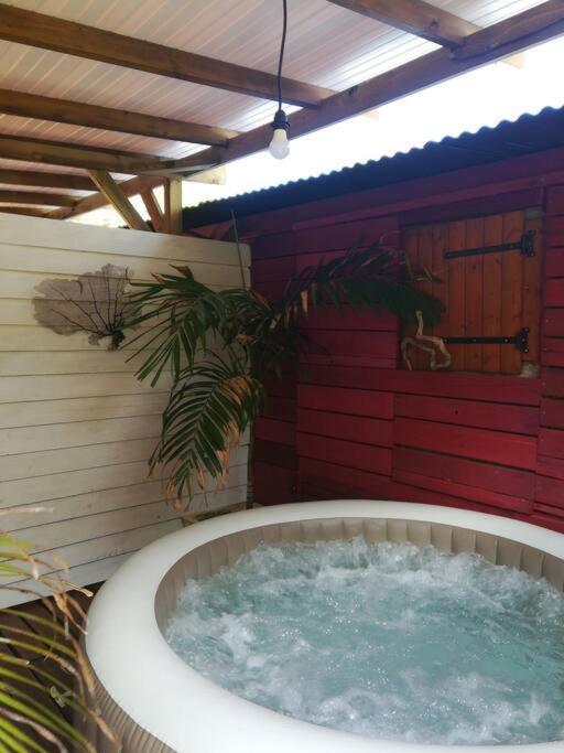 Bungalow Atypique Ti Bambou A 500M De La Plage Sainte-Anne  Eksteriør billede